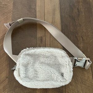 NWT Lululemon Athletica Fleece Belt Crossbody